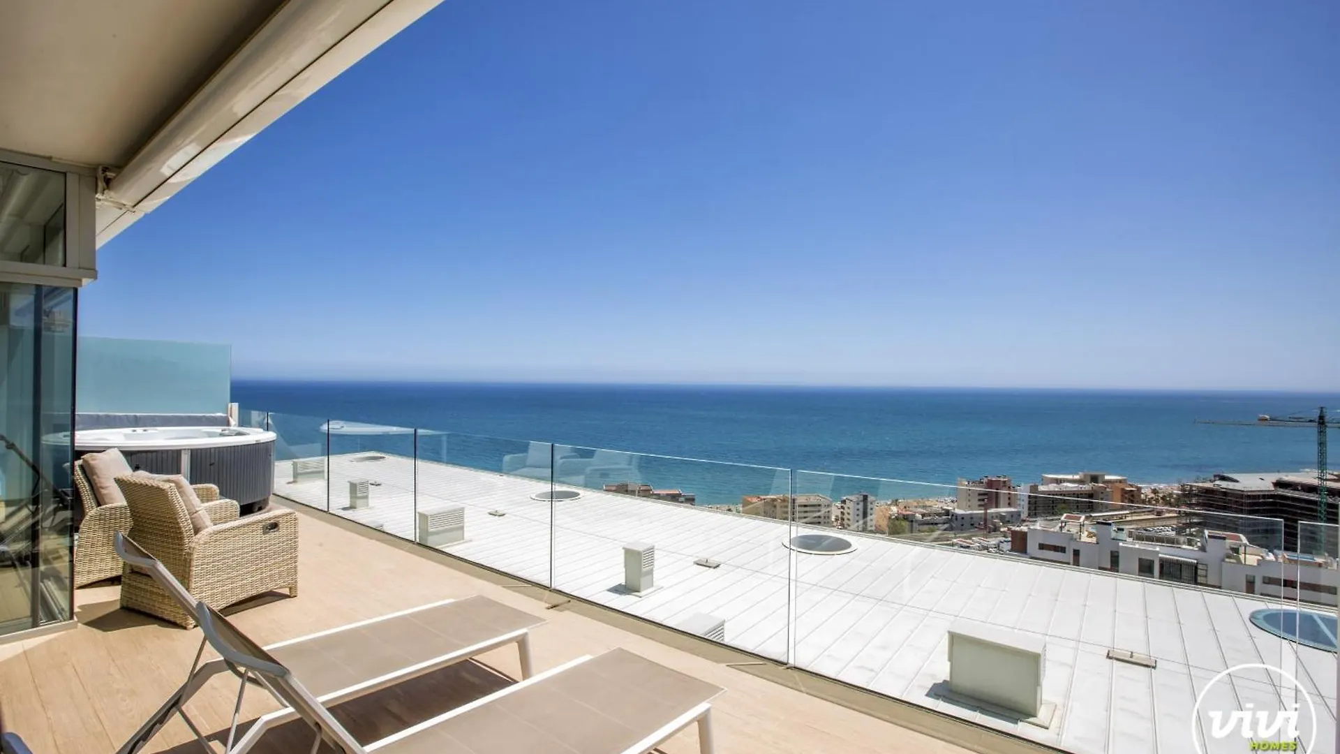 Vivi Homes - Nova Pool, Jacuzzi, Terrace & Sea View Fuengirola Apartment