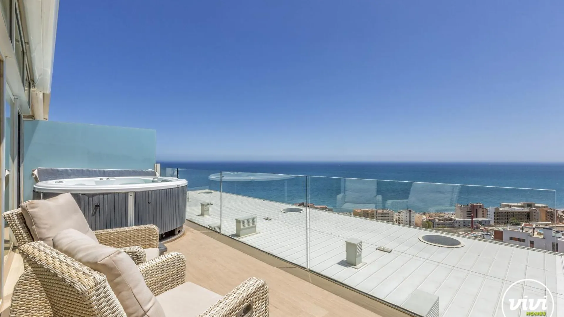 Vivi Homes - Nova Pool, Jacuzzi, Terrace & Sea View Fuengirola Apartment