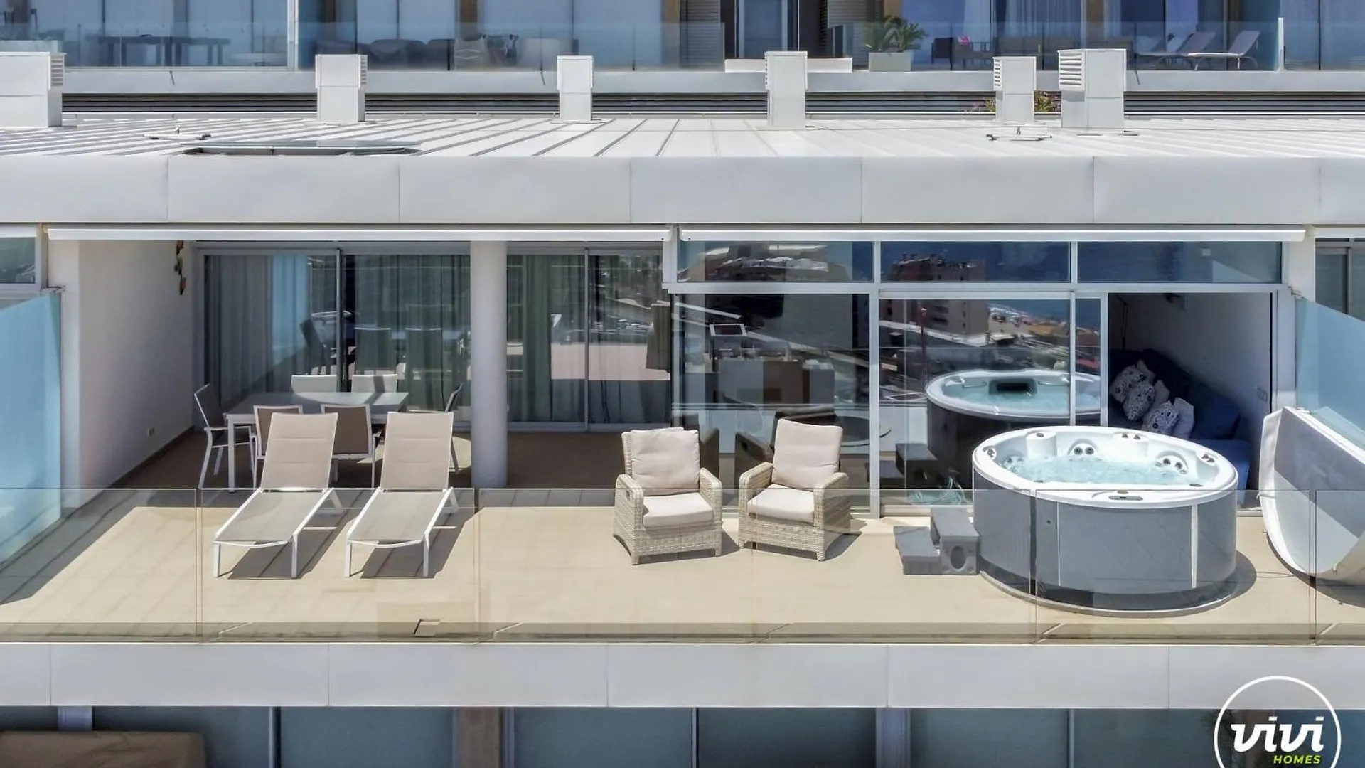 Vivi Homes - Nova Pool, Jacuzzi, Terrace & Sea View Fuengirola Apartment