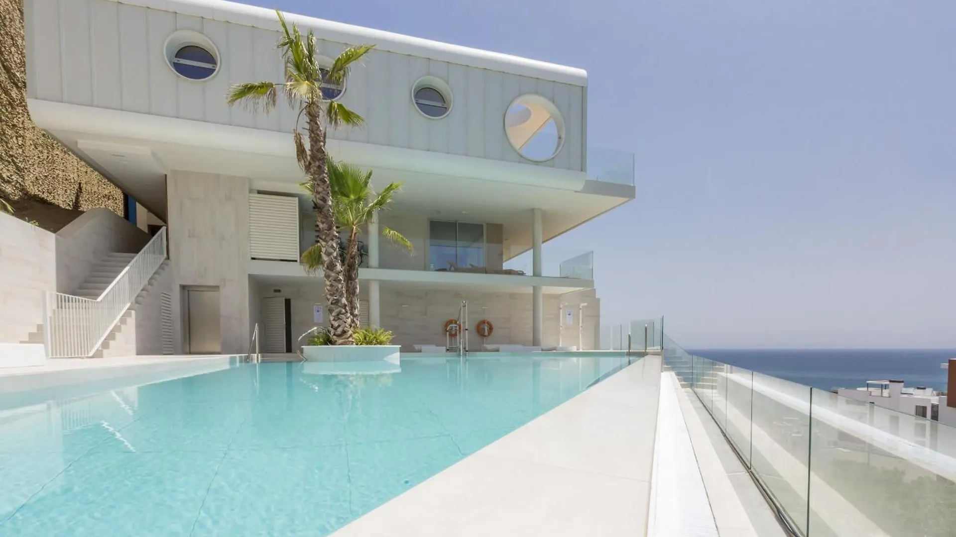Vivi Homes - Nova Pool, Jacuzzi, Terrace & Sea View Fuengirola Apartment