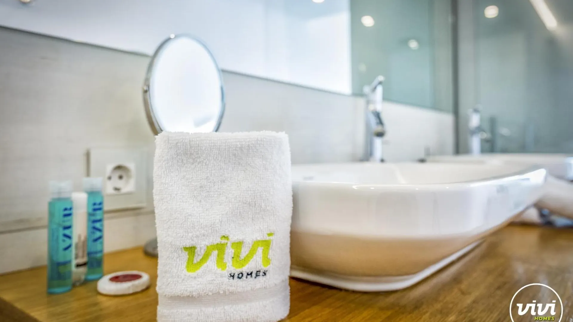 פואנגירולה Vivi Homes - Nova Pool, Jacuzzi, Terrace & Sea View 0*,  ספרד