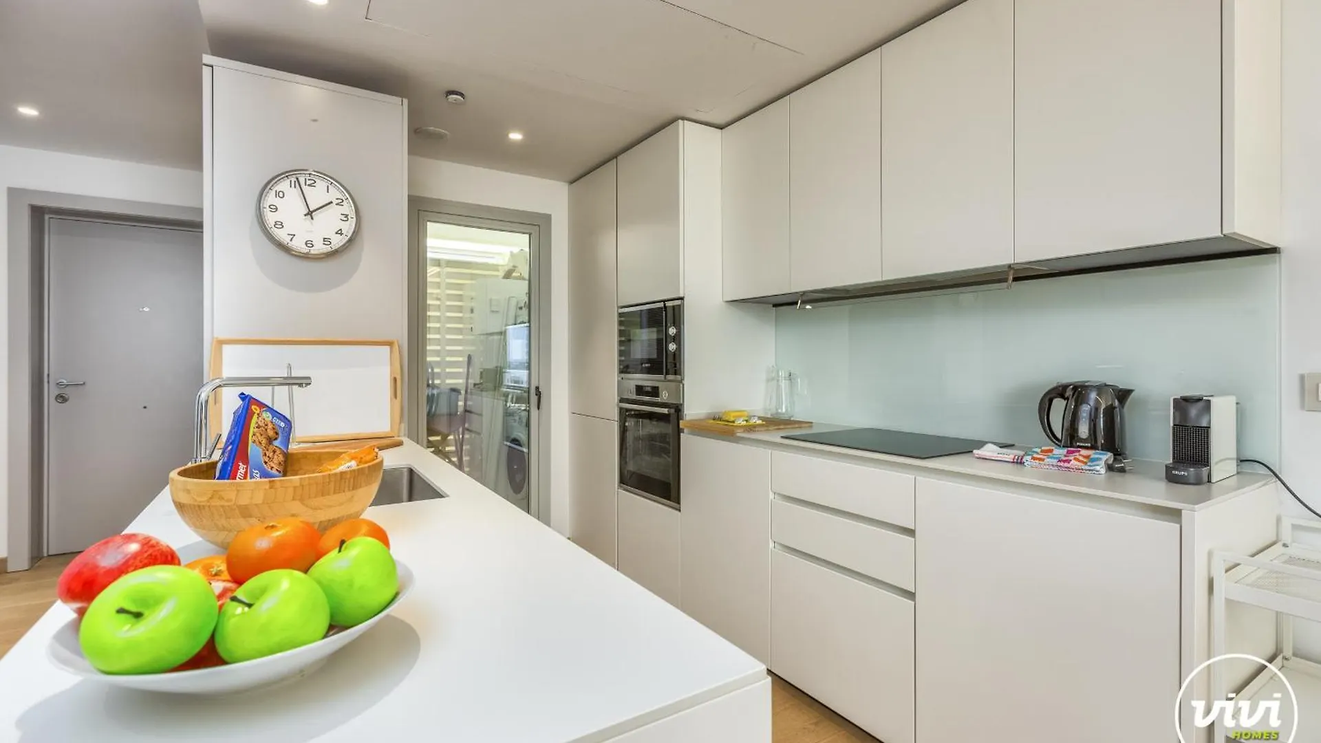דירה פואנגירולה Vivi Homes - Nova Pool, Jacuzzi, Terrace & Sea View ספרד